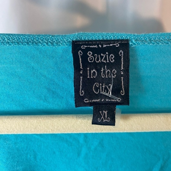 Shirt - Picture 3 of 4